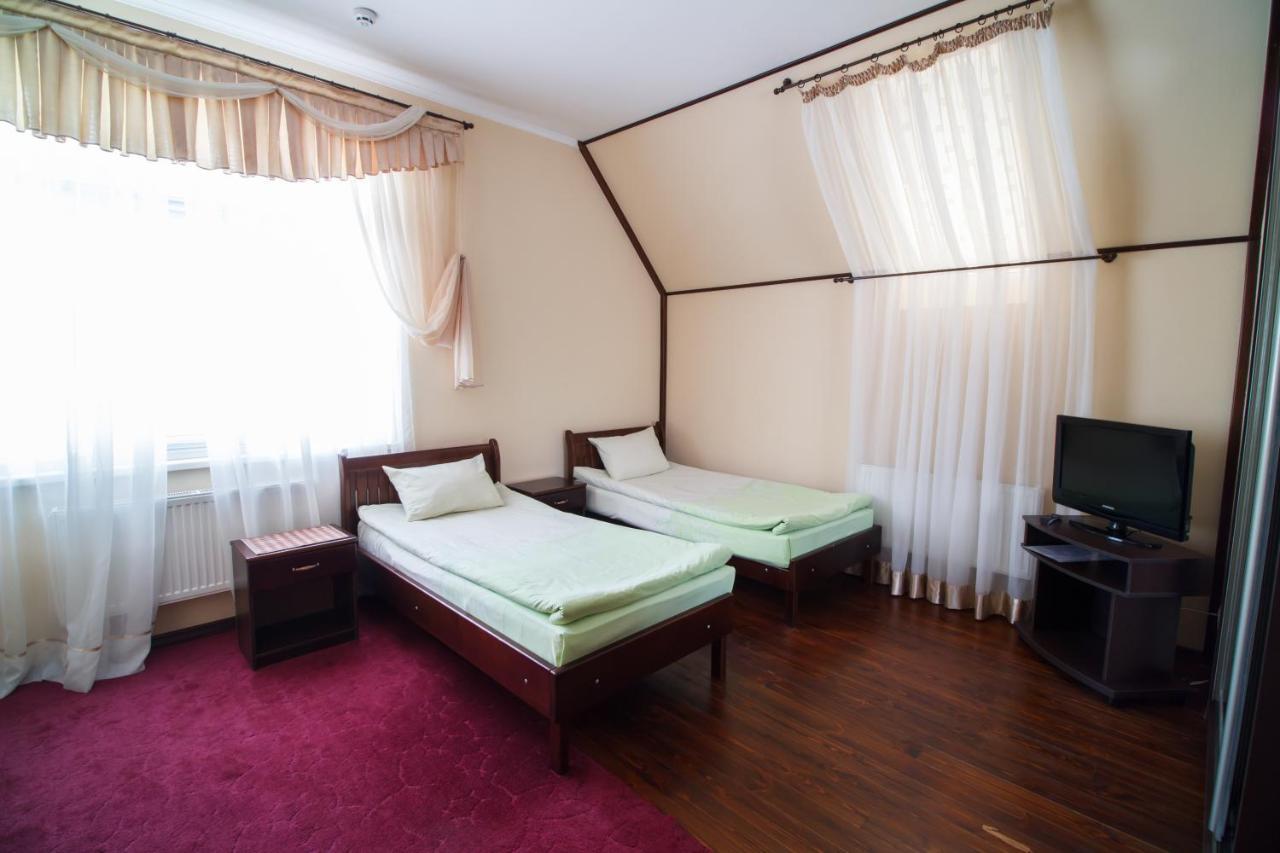 Hotel On Khmelnytskogo 8 Харков Екстериор снимка