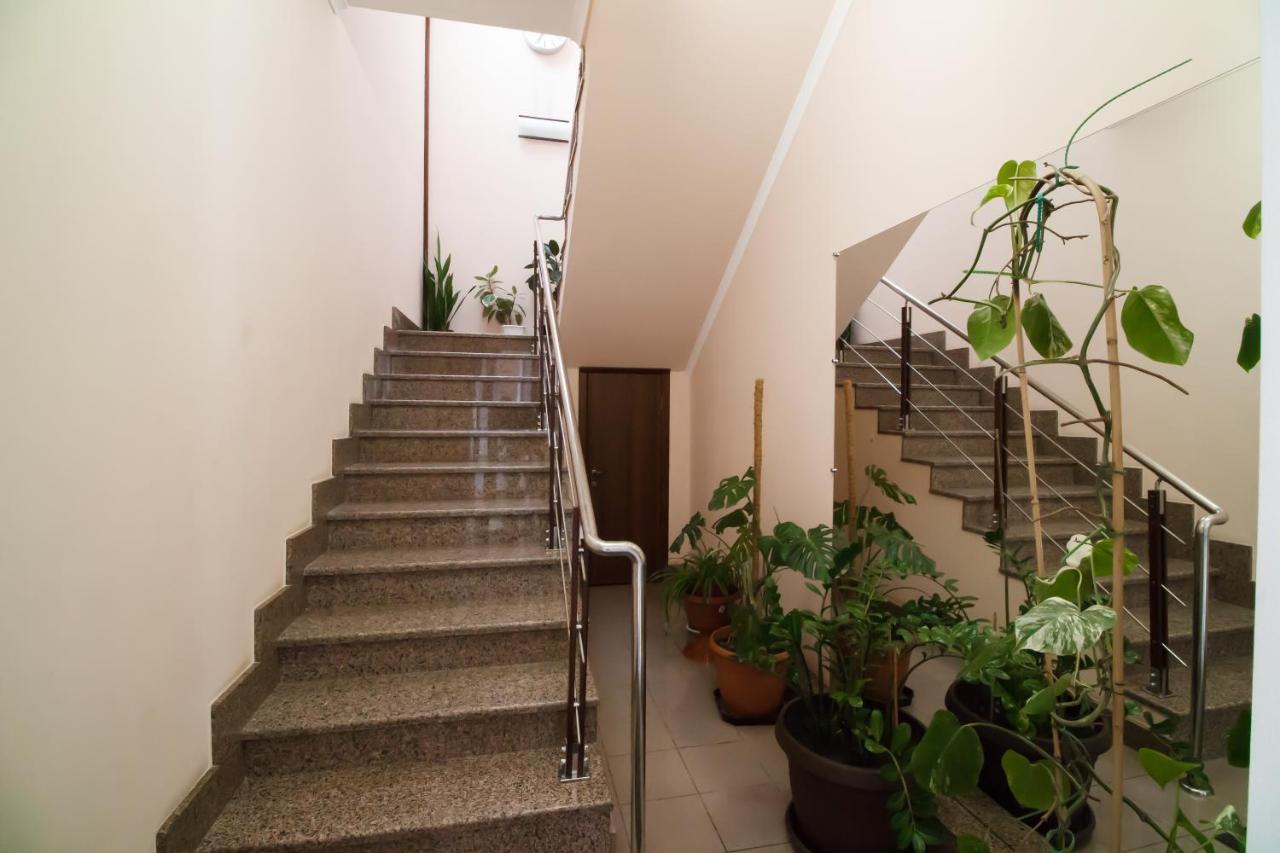 Hotel On Khmelnytskogo 8 Харков Екстериор снимка