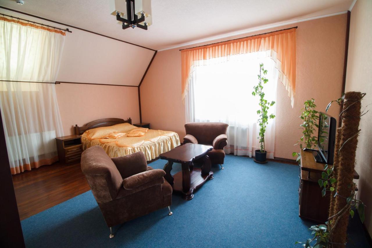Hotel On Khmelnytskogo 8 Харков Екстериор снимка