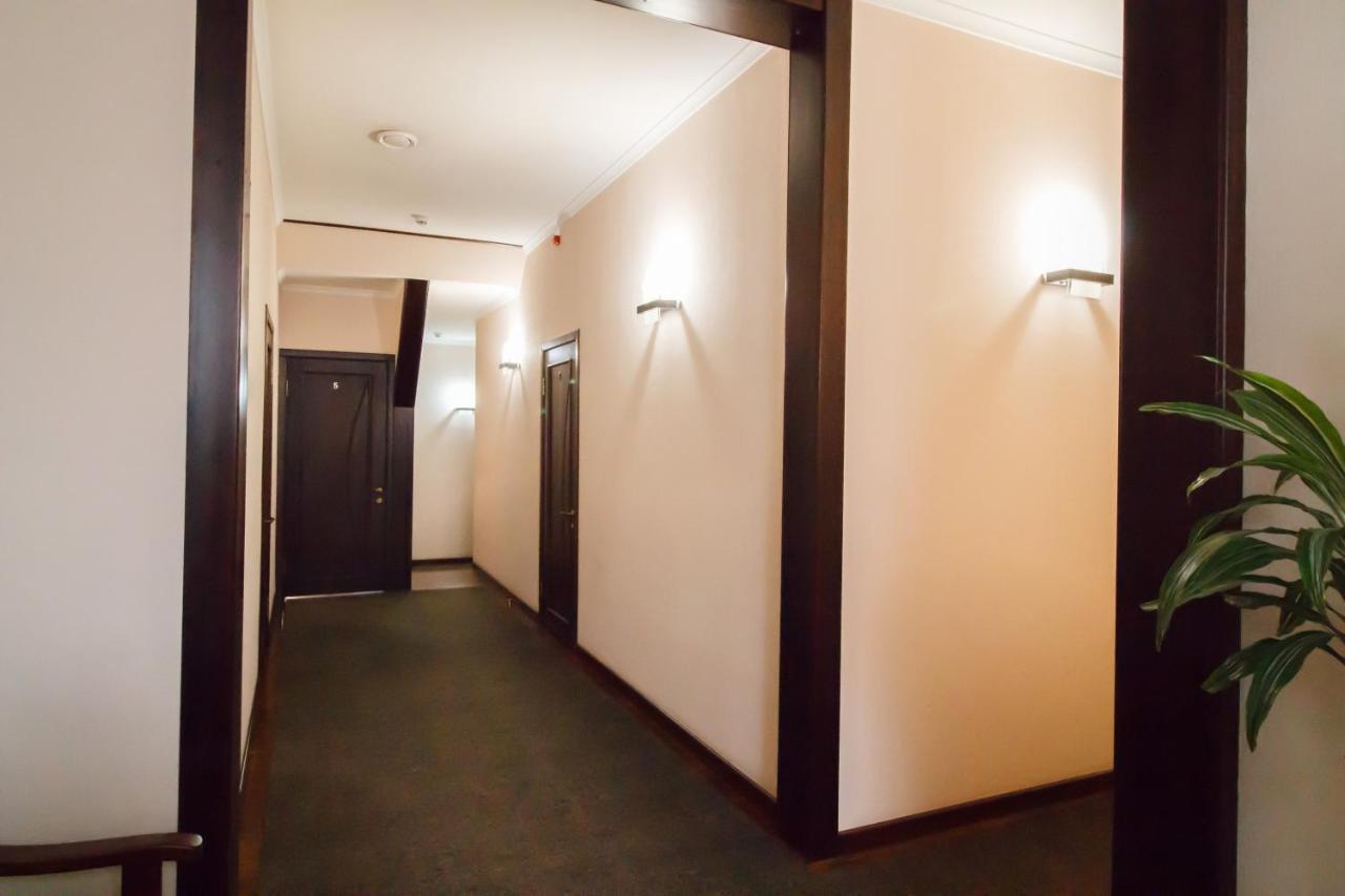 Hotel On Khmelnytskogo 8 Харков Екстериор снимка
