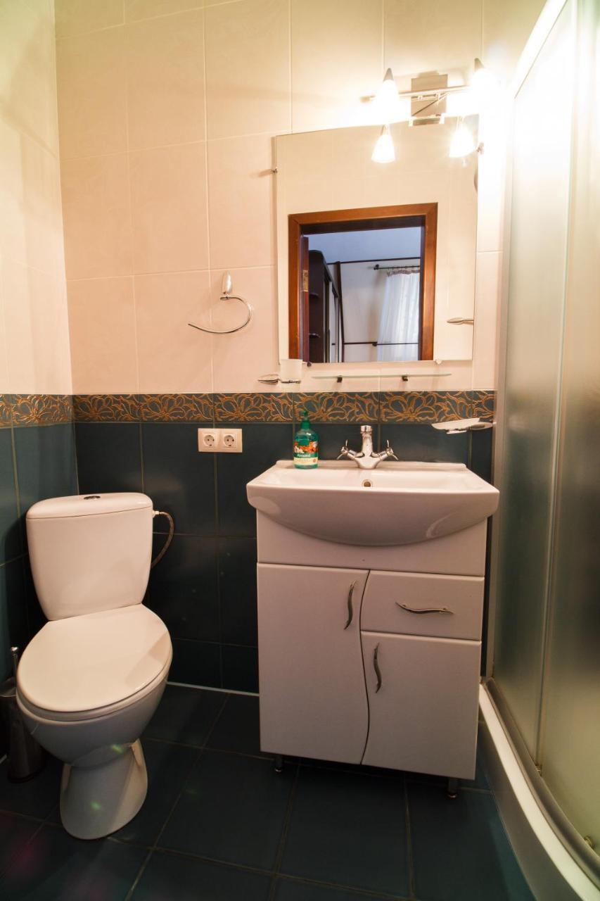 Hotel On Khmelnytskogo 8 Харков Екстериор снимка