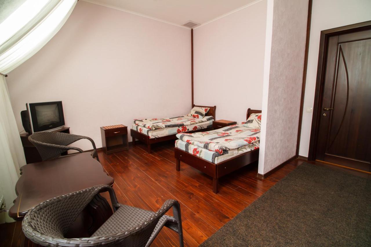 Hotel On Khmelnytskogo 8 Харков Екстериор снимка